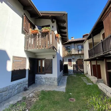 Les Arnauds Apartment *
